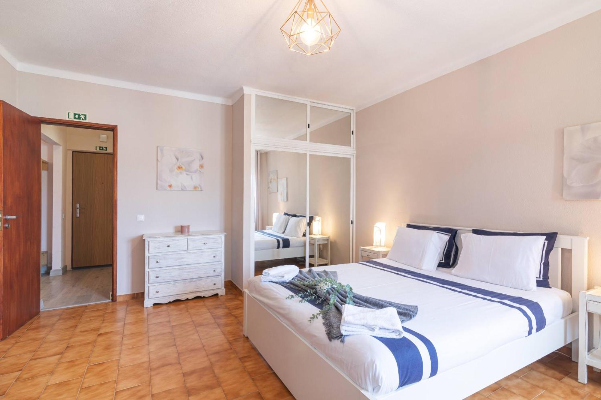 Апартаменты Patio Da Rocha - Silhueta Citadina Портиман Экстерьер фото
